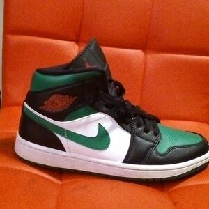 Jordan 1 mid pine green